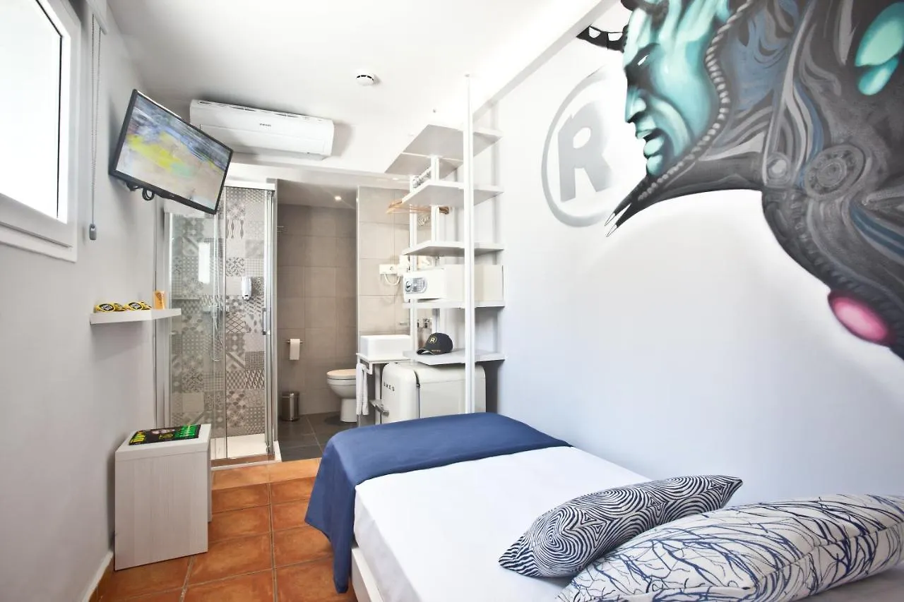 Ryans Pocket Hotel Ibiza Town